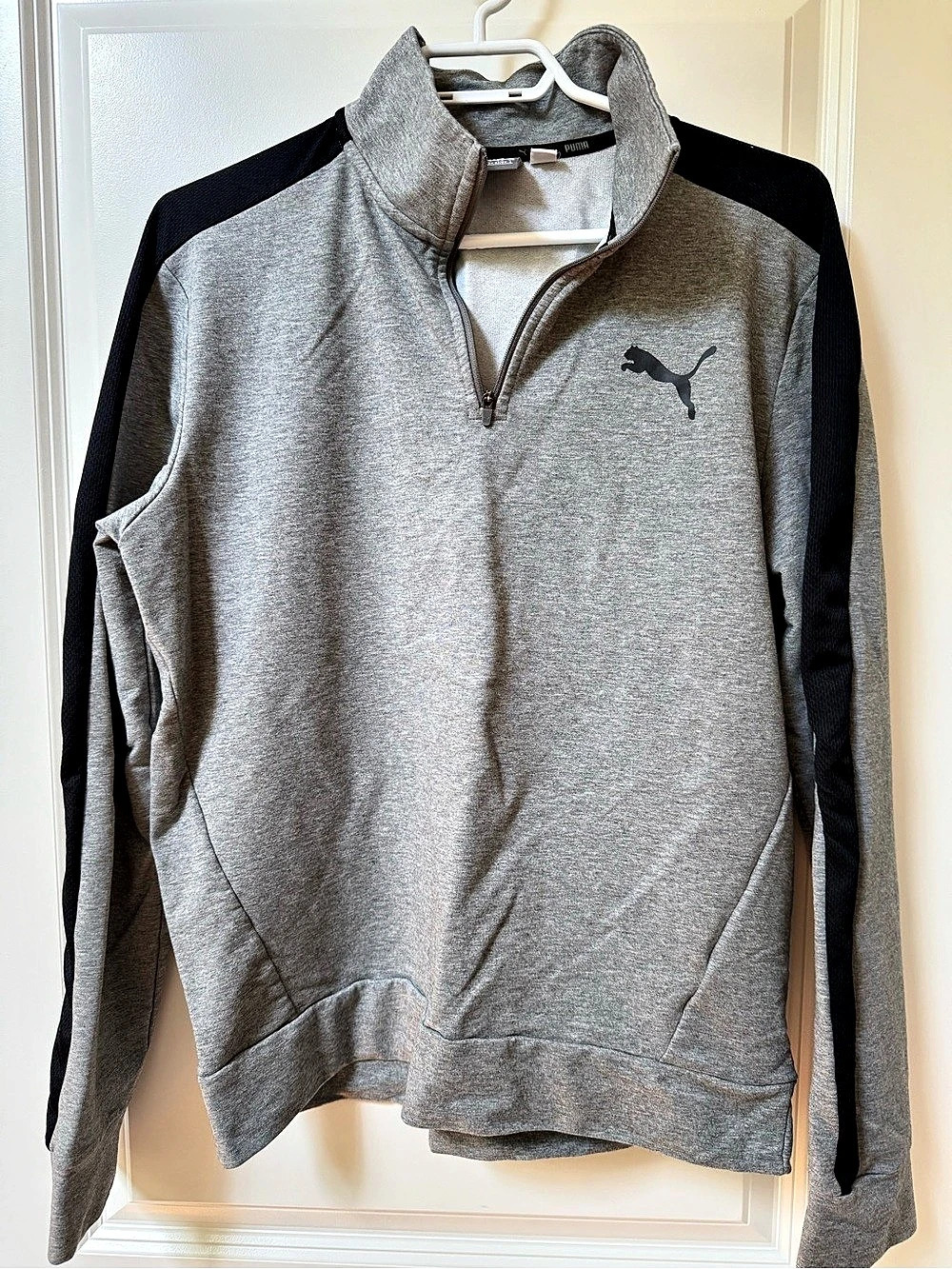 Puma Men's Quarter-Zip Pullover Gray & Black Large